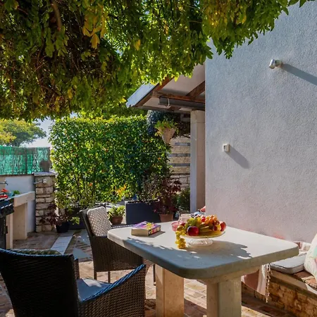 Apartment Arle - By Guide Rovinj